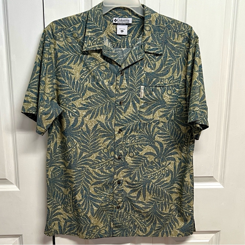 Columbia Short-Sleeve Leaf Print Button-Up Shirt - Olive and Tan Size L